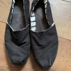 Toms canvas shoes